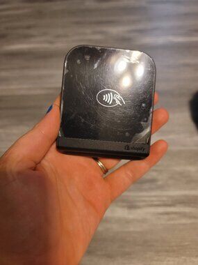 Shopify credit/debit card reader, tap or chip - charger not included